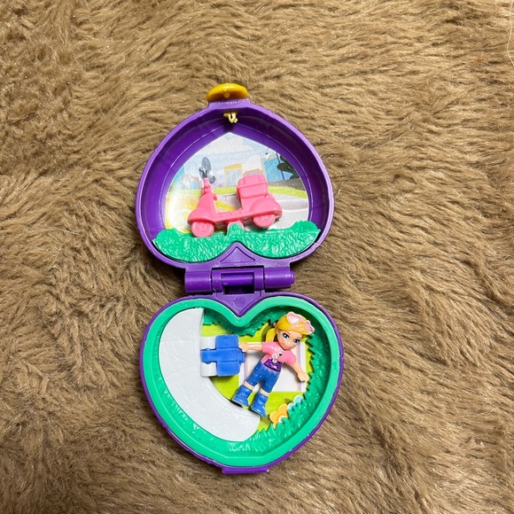 Polly Pocket Bundle - Picture 2 of 9